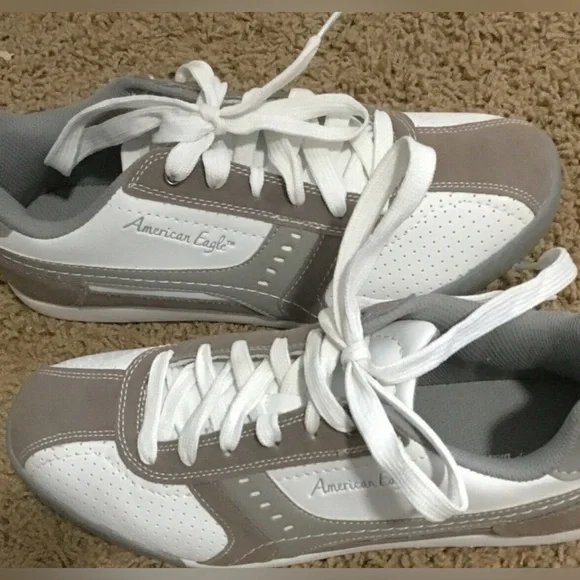 AMERICAN EAGLE Mens athletic shoes size 7 1/2 leather gray white 93239 - Picture 7 of 8